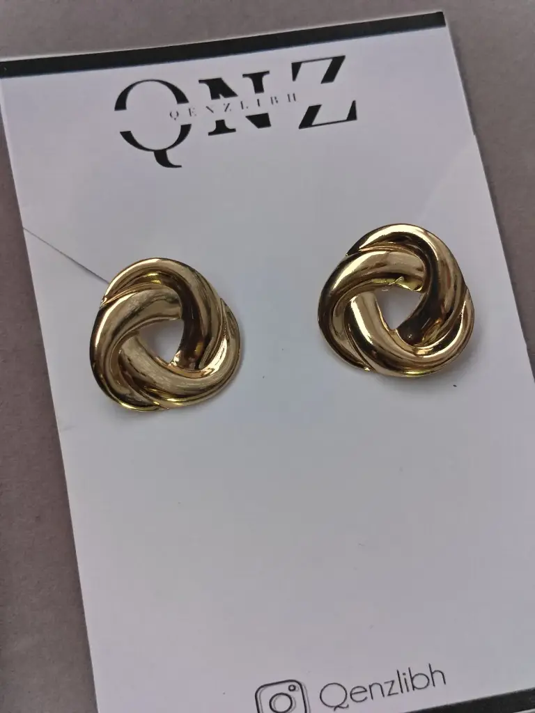 twist earring 2.webp