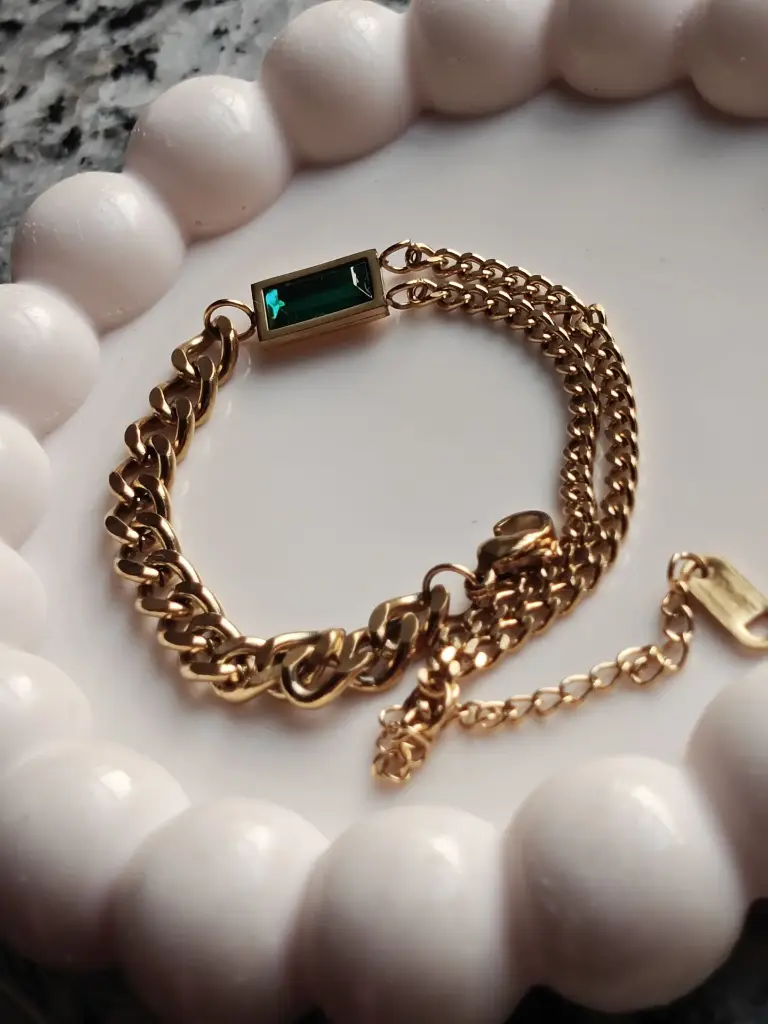 green bracelete 2.webp