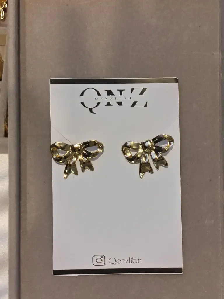 bow earring 2.webp