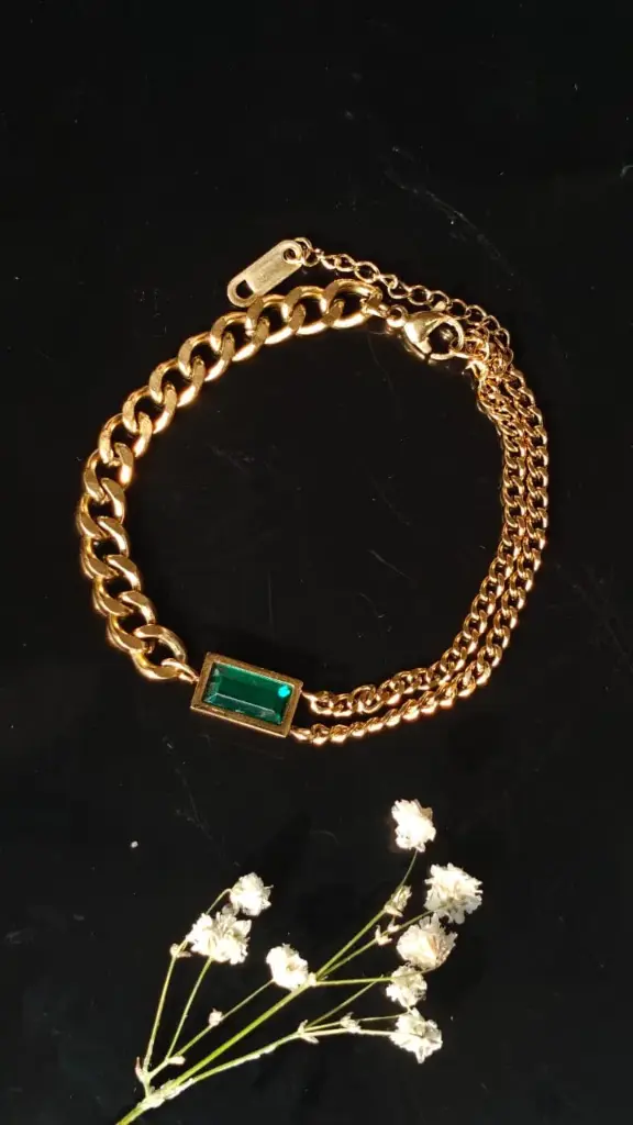 green chain brcelet.webp