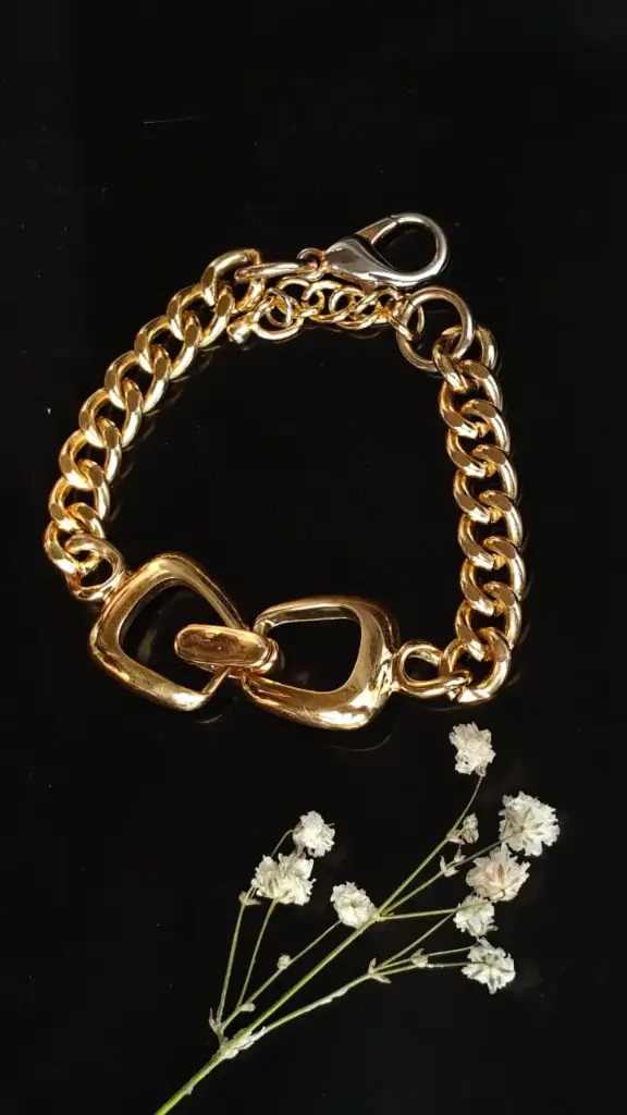 bow chain bracelete.webp