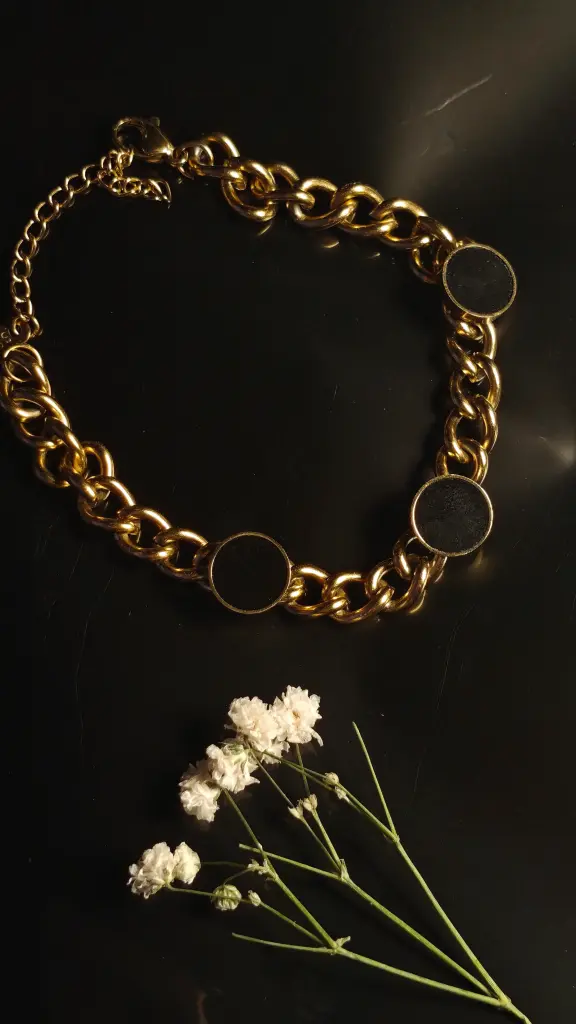 Noir Alloy