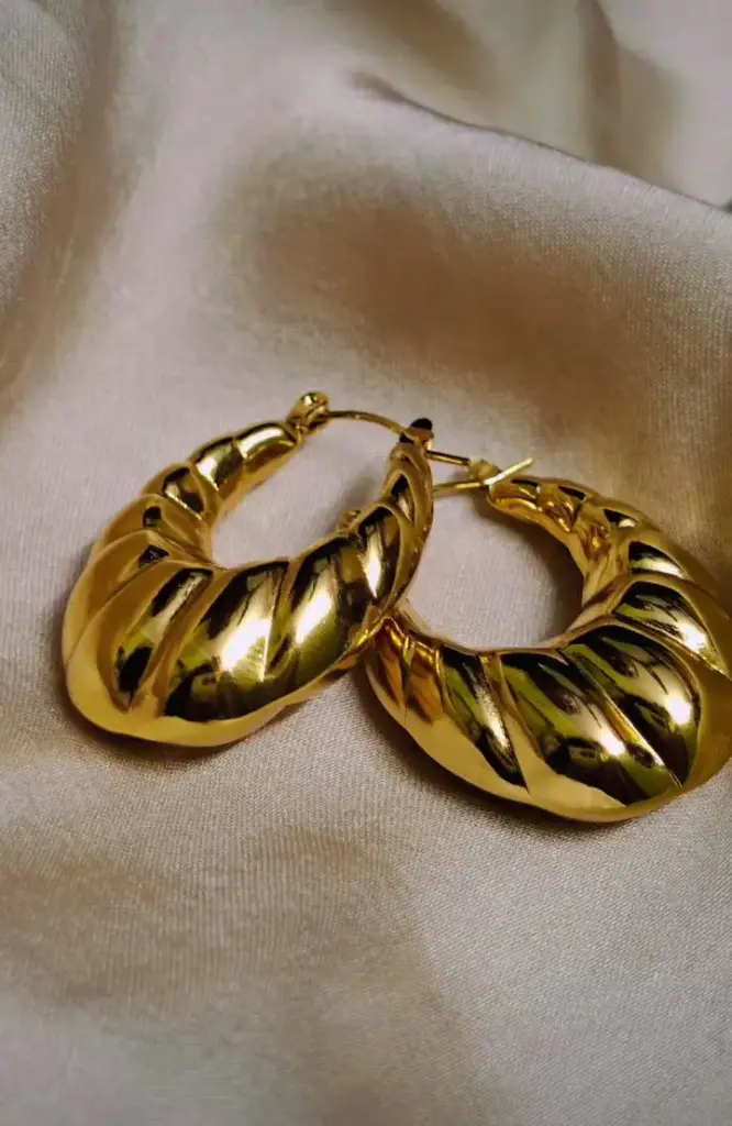 Luva lock earring